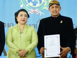 Keraton Surakarta Anugragi Gelar Kanjeng Raden Tumenggung Kepada Plt Walikota Bekasi