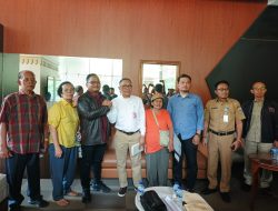 Ratusan Warga Cengkareng Datangi Balai Kota Minta Pemprov DKI Laksanakan Putusan Pengadilan